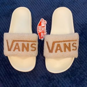 Faux Fur VANS slides size 6